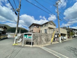伏見区の不動産の事ならライフワンにお任せください 南西角地！前道約6m！
お好きなメーカーさん・工務店さんで建築可能です♪