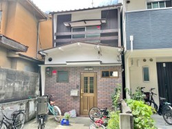 現況賃貸中！表面利回り約6.78%！賃料78,000円/月！
オール電化住宅♪3沿線4駅利用可で通勤通学に便利！
毎日の買い物に便利な業務スーパー伏見店は徒歩2分！