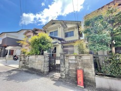 2022年12月リフォーム完成！
忙しい朝でも嬉しい駅歩7分！閑静な住宅地で新生活をスタート！
毎日の買い物に便利なフレスコ墨染店は徒歩9分の身近さ♪