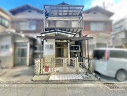 閑静な住宅地で新生活をスタート♪室内丁寧にお使いです！
二面バルコニーで風の通り抜ける、開放感のある住まい！
2沿線利用可で通勤通学に便利！徒歩圏内に商業施設が点在！