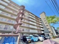 2026年3月リフォーム済！3沿線利用可で通勤通学に便利！
南向き、たっぷりの陽射しで明るい住まい！
ゆったり広々21帖超えのリビングで家族団らんを♪