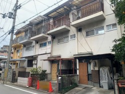 近鉄伏見駅徒歩3分！全居室6帖以上！
毎日の買い物に便利なカナートモール伏見は徒歩7分！
リフォーム・リノベーションのご相談も弊社にお任せ！