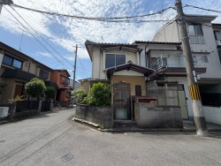【建築条件無】お好きなハウスメーカーさん・工務店さんで建築できます！近鉄伏見駅までは徒歩4分の距離♪
伏見住吉小学校までは徒歩3分で子育て世帯にも安心！