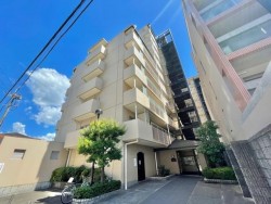 2025年3月リノベーション完成♪
南東角地につき陽当り・眺望・通風良好！
京阪『伏見桃山』駅までは便利な徒歩6分の距離♪