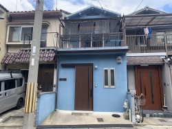 伏見区の不動産の事ならライフワンにお任せください リノベーション住宅♪閑静な住宅地で新生活をスタート！
南向きバルコニーにつき陽当り良好♪
2沿線利用可で通勤通学に便利！