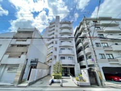 2026年2月リフォーム完成予定！
角部屋、3面バルコニーにつき通風・陽当り良好♪
2沿線4駅利用可！徒歩圏内に生活利便施設が充実！