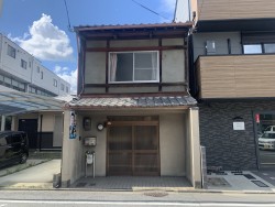 ≪建築条件付≫土地面積36坪超え!
3沿線利用可で通勤通学に便利♪
毎日の買い物に便利なフレスコ墨染店は徒歩4分!