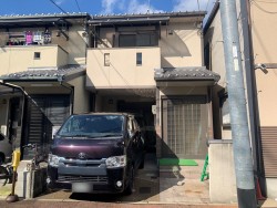 伏見区の不動産の事ならライフワンにお任せください 2025年11月リフォーム完成予定！
2沿線利用可能で通勤通学に便利♪周辺施設が充実の環境！
南向きにつきたっぷりの陽射しで明るい住まい♪