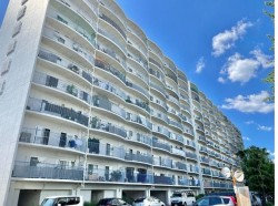 伏見区の不動産の事ならライフワンにお任せください 令和7年10月リフォーム済！ペット共に新生活をスタート！
全居室6帖以上のゆったりとした室内♪
毎日の買い物に便利なカナートモール伏見は徒歩4分！