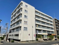 リフォーム済につき綺麗な室内!
2沿線3駅利用可能で通勤通学に便利!
生活利便施設が充実の立地が魅力♪