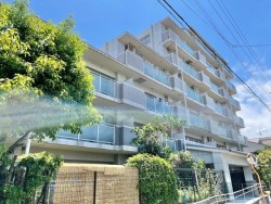 2026年4月上旬リフォーム完成予定!
忙しい朝でも嬉しい京阪『中書島』駅歩6分!
開放感あふれる広々ルーフバルコニー付き♪