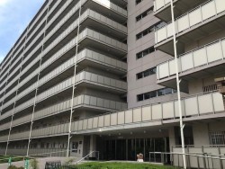 伏見区の不動産の事ならライフワンにお任せください 2012年改装歴有り！3沿線利用可能で通勤通学に便利！
7階部分、南向きにつき眺望・通風・陽当り良好♪
生活利便施設も充実！暮らしに便利な立地！