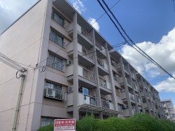 伏見区の不動産の事ならライフワンにお任せください 最上階につき開放的な眺望！2沿線利用可で通勤通学に便利！
教育施設が身近、充実の子育て環境♪
リフォーム・リノベーションも弊社にお任せ♪