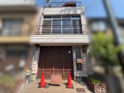 伏見区の不動産の事ならライフワンにお任せください 【建築条件無】お好きなハウスメーカーさんで建築できます♪
2沿線利用可で通勤通学に便利！周辺施設が充実！
小中学校も徒歩圏内で子育て世帯にも安心の住環境♪