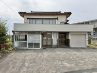 伏見区の不動産の事ならライフワンにお任せください 敷地面積576坪超！開放感あるすまい！
豊かな自然に包まれた、静かで落ち着いた住環境♪
環境にも家計にも優しい太陽光パネル搭載！