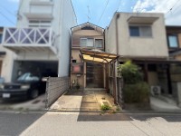 伏見区の不動産の事ならライフワンにお任せください 【建築条件無】お好きなハウスメーカーさんで建築できます！
3沿線利用可で通勤通学に便利な立地！
徒歩圏内に生活利便施設が充実！子育て世帯にも安心♪