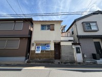 伏見区の不動産の事ならライフワンにお任せください 【建築条件無】お好きなハウスメーカーさんで建築できます！
生活利便施設が充実！2沿線3駅利用可で通勤通学に便利♪
伏見住吉小学校まで徒歩3分で子育て世帯にも安心の住環境♪