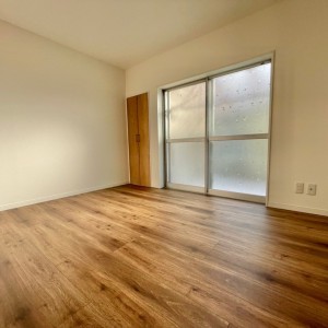 3階洋室 南から光の差し込む明るいお部屋
