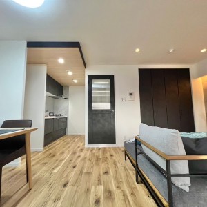 建具の色・質にもこだわり、室内全体での統一感を意識しました。